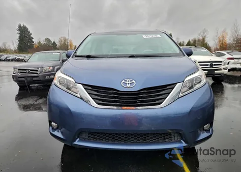 2013 Toyota Sienna Xle z USA, uszkodzony, nr VIN 5TDYK3DC6DS329808